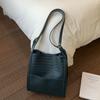 Bolso Cubo Tejido Retro de Gama Alta, Bolso Tote de Hombro Nuevo de Gran Capacidad, Bolso de Axila Estilo Perezoso Casual Transfronterizo
