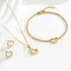 Pulseira Popular de Titânio Aço Amor Cruzada Inlaid com Joias de Zircônia para Mulheres, Conjunto de Joias Versátil de Alto Padrão em Forma de Coração Gypsophila