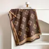 Lenço Xale Quadrado Jacquard com Franjas Padrão Geométrico Artístico Vintage Moda Elegante Roupa de Exterior Feminina Fabricante