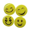 Brindes publicitários distintivo de sorriso distintivo de plástico placa de nome produção processamento de distintivo comemorativo impressão personalizada LOGO