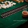Estante personalizado para fichas de mahjong de acrílico a cuadros blanco y negro con diseño de borde recto en forma de U, soporte de exhibición de mahjong de escritorio al por mayor