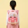Nova mochila infantil de desenho animado para jardim de infância, design de carro de desenho animado, mochila pré-escolar estilosa e leve para meninos e meninas