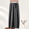 90 unidades de alta contagem, lã fina e macia, bainha enrolada, versão chique de perna larga, esconde imperfeições e afina, calça comprida que valoriza o corpo, temperamento de outono e inverno