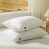 2026 Nuevo Modelo Clase A Almohada de Fibra Cepillada Amigable con la Piel Juego de Dos Almohadas de Hotel para Uso en Casa, para Camas Dobles o Individuales