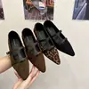Zapatos Mary Jane Retro Estilo Coreano con Estampado de Leopardo y Punta Fina para Mujer, Modelo Nuevo con Correa Única, Versátiles y Elegantes, Zapatos de Suela Plana de Altura Incrementada