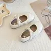 Zapatos andador para bebé niña, novedad primavera 2026, decoración de lazo de encaje, zapatos de princesa, elegantes, suela suave, zapatos pequeños de cuero