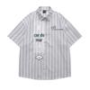 Estilo japonês Retro Fun Dog Bordado Listrado Camisa de Manga Curta para Homens e Mulheres Camisa de Meia Manga de Casal Solto da Rua