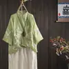 Camisa Bordada Vintage de Algodão e Linho, Roupa Feminina Plus Size, Estilo Chinês Novo Artístico, Gola Alta, Mangas Três Quartos, Carcela Diagonal com Detalhe de Botão, Top Elegante