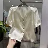 Camisa Curta Decote V Estilo Francês, Nova Moda 2026 Blusa Chic de Acetato de Manga Curta, Top Cardigan Estilo Chanel