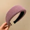 Faixa de Cabeça Larga de Pelúcia Cor Sólida Quente para Mulheres 2025 Novo Estilo Coreano Faixa de Cabelo Alta para Uso Diário Presilha de Cabelo