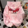 Moletom Americano com Capuz Solto Estampa de Letras Outono e Inverno Feminino Tie-Dye Rosa Estilo Campus Meia-Calça Top