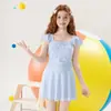 Nuevo Traje de Baño de Verano 2026 para Niñas, Color Sólido, de una Pieza para Niñas, Estudiantes de Secundaria y Niños Mayores, en Stock al por Mayor