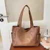 Bolsa feminina de grande capacidade, novo estilo casual da moda 2026, adequada para escola, trabalho e uso diário, bolsa tote de grande capacidade