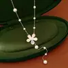 Collar Redondo con Cuentas, Flores de Vidrio con Circonitas y Perlas, Cadena para Clavícula de Lujo Ligero de Nicho, Accesorio de Cuello Versátil y Elegante al por Mayor