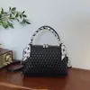 La Bolsa Trendy para el Brazo de Este Año 2026 Primavera Nueva Bolsa para Mujer Elegante Bolso de Hombro de Alto Valor Bolso Cruzado Acolchado Estiloso