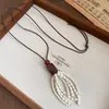 Colar com Pingente de Couro, Madeira, Resina, Pérola e Pedra Olho de Tigre Corrente para Suéter Estilo Melard Acessório de Pescoço Casual Simples Versátil