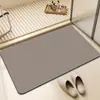 Tapete de banheiro estilo minimalista moderno, tapete de pés absorvente de água e de secagem rápida para o lavatório, tapete antiderrapante para a entrada do vaso sanitário