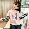 Camiseta infantil de manga comprida 100% algodão, blusa estampada de outono para meninas com efeito de duas peças, roupa de primavera e outono para bebês e crianças pequenas