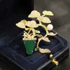 Broche Estilo Nacional Novo Estilo Chinês Pinheiro da Longevidade, Elegante Pin Artístico de Planta de Jade Verde, Acessório de Corsage de Pérola para Mulheres