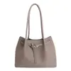 Bolso Retro Relajado de Gran Capacidad para Mujer 2025 Otoño e Invierno Nuevo Bolso de Hombro para el Trabajo Bolso Tote Casual de Mano