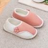 2022 nuevos zapatos de confinamiento verano mujer talla grande hebilla suela blanda tacón de bolsa color caramelo zapatos de confinamiento para el hogar maternidad primavera y verano