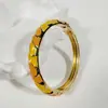 Yongge Jewelry Pulsera de Esmalte Transfronteriza Europea y Americana para Mujer Moderna Colorida Geométrica Rayada de Puntos Filigrana con Borde Dorado Accesorio de Mano