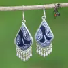 Joyería de Estilo Étnico de Yunnan Plata Miao Incrustada Hecho a Mano Batik Pieza de Bordado Antiguo Pendiente Pendiente Forma de Abanico Étnico Retro Artístico