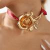 N12271 Collar de flor de rosa de metal estilo retro europeo y americano estilo Hong Kong diseño de temperamento dulce cadena de clavícula de cinta