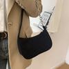 2024 Otoño e Invierno Nueva Bolsa Cuadrada Pequeña de Mano Rellena de Moda Retro de Pana Bolsa Baguette de Axila Bolso de Mano