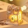 Decorações de Natal Resina Desenho Animado Casa Pequena Casa Iluminada por LED Ornaments de Micro-Paisagem de Natal Presentes de Natal