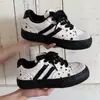 Zapatillas de moda con suela gruesa, nuevo modelo primavera/verano 2026, zapatos casuales transpirables versátiles con estampado de estrellas, mocasines de diseño nicho
