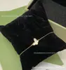 Colar Borboleta Mini V Gold Van Cleef, Banhado a Ouro 18K, Madrepérola Branca, Bracelet, Brincos e Corrente para Clavícula de Borboleta Luxuosos e Sofisticados