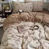 Estilo Ins Juego de ropa de cama Clase A de cuatro piezas sábana de algodón puro lavado funda de edredón faldón de cama dormitorio 3 tres juego de 4 piezas al por mayor