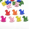 Botones de Madera Coloridos de Flor de Ciruelo de 15/20 mm en Stock, Varios Accesorios de Ropa de Animales de Dibujos Animados, 100/Paquete