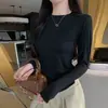 Camiseta de Manga Larga con Cuello Redondo y Botones al Frente K2612 para Mujer Otoño Temprano Hombro Normal Corte Ajustado Favorecedora Ropa Interior Manga Campana Top Básico