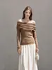 Blusa de Tricô Exquisita Francesa de Manga Longa e Um Ombro para Mulheres Outono Senso de Alto Padrão Temperamento Camada Interna Camada Base Top Curto