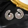 Pendientes Cruzados Transfronterizos Europeos y Americanos de Flor de Zirconia y Botón de Perla de Cobre Vintage, Pendientes Versátiles de Moda de Lujo Ligero de Gama Alta