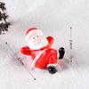 Nuevo micropaisaje navideño con escena de nieve, anciano, muñeco de nieve, tren, caja, calcetines navideños, pequeñas campanas de regalo, adornos de resina