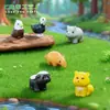 Una colección de adorables figuritas de animales en miniatura para crear paisajes en miniatura, perfectas para decoraciones de casa de muñecas DIY, adornos para coche y expositores de escritorio