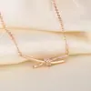 Temperamento de Precisión Transfronterizo, Collar Nudo de Diamantes Completos de Gama Alta para Mujer, Moderno y Versátil, Cadena para Clavícula de Lujo Ligero de Nicho