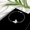 [08] Pulseira Simples de Borboleta Estilo Frio INS para Mulheres Design Japonês e Coreano Gentil Pequeno Fresco Joia de Mão Besouro Branco