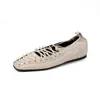 Sapatos de Tiras para Ballet em Pele de Ovelha Macia Estilo Retrô Francês 2026 Coleção Primavera Aumentadores de Altura Salto Baixo Bico Redondo Sapatos de Salto de Couro Genuíno para Mulheres
