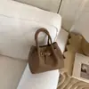 Bolsa Saco Nova Tendência Retrô Simples Primavera 2026 Bolsa Casual da Moda com Textura para Mulheres Bolsa de Ombro Transversal