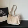 Bolso tipo Dumpling Grande de Moda y Sencillo Estilo Deportivo para Mujer 2026 Nuevo Ligero Versátil Cruzado para Viajar con Correa Ancha para el Hombro