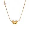 Colar com pingente fofo de design de nicho europeu e americano, aço inoxidável banhado a ouro 18K, letra de bolha, zircônia unilateral, colar de corrente S para mulheres