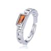 Anillo de circonita cuadrada con diseño ajustable y apertura para mujer, de estilo europeo y americano, con un nicho simple y sinuoso.