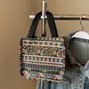 Bolsa de Ombro Nicho Estilo Étnico 2026 Novo Modelo Bolsa Tote Estilo Boêmio Bolsa de Mão para Área de Férias Bolsa Tendência Feminina