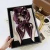 Pañuelo cuadrado marrón estilo Maillard para mujer, nuevo modelo otoño 2026, elegante y versátil, se puede usar como accesorio decorativo para el cabello o bufanda para el cuello, venta al por mayor
