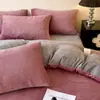 Juego de ropa de cama de cuatro piezas de terciopelo de leche, color liso, engrosado, para invierno, con una sábana bajera de forro polar por ambos lados y una funda de edredón de forro polar de coral