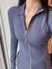 Ropa de Yoga de Alta Calidad con Tejido Cepillado, Cuello Alto, Mangas Largas y Cintura Ajustada, Combinada con una Chaqueta Deportiva para Correr de Ajuste Delgado y Amigable con la Piel